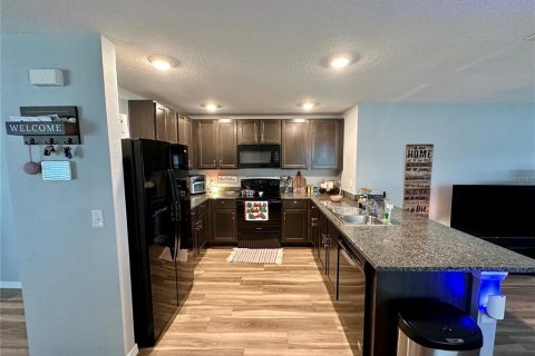 Casa en venta en Zephyrhills, Florida, 3 dormitorios, 140.84 m2 № 1903106 - foto 9