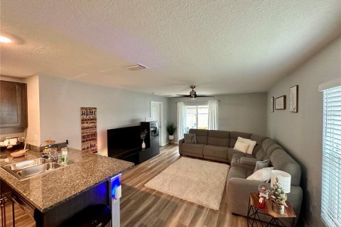 Casa en venta en Zephyrhills, Florida, 3 dormitorios, 140.84 m2 № 1903106 - foto 8