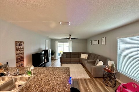Casa en venta en Zephyrhills, Florida, 3 dormitorios, 140.84 m2 № 1903106 - foto 7