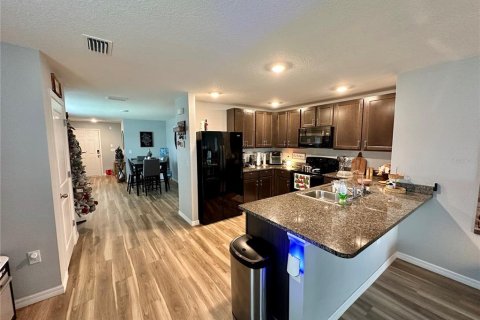 Casa en venta en Zephyrhills, Florida, 3 dormitorios, 140.84 m2 № 1903106 - foto 10