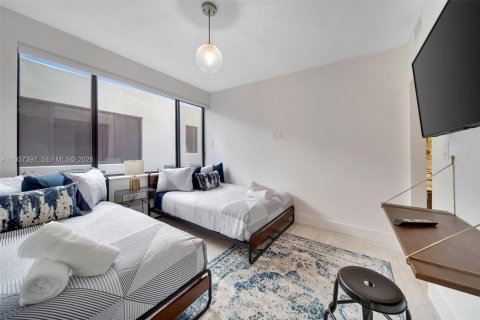 Снять в аренду квартиру в Майами, Флорида 2 спальни, 55.74м2, № 2004762 - фото 7