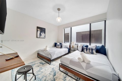 Снять в аренду квартиру в Майами, Флорида 2 спальни, 55.74м2, № 2004762 - фото 6