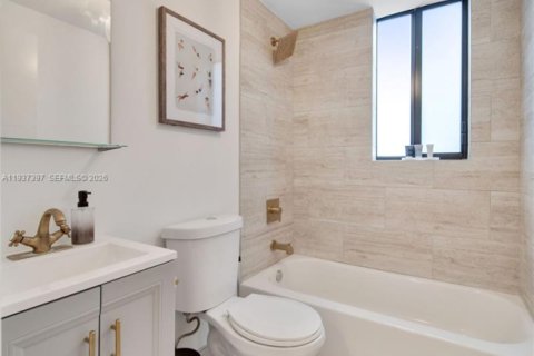 Снять в аренду квартиру в Майами, Флорида 2 спальни, 55.74м2, № 2004762 - фото 10