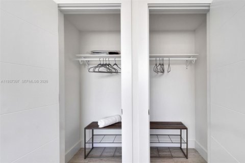 Снять в аренду квартиру в Майами, Флорида 2 спальни, 55.74м2, № 2004762 - фото 11