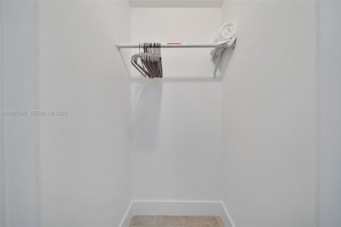 Снять в аренду квартиру в Майами, Флорида 2 спальни, 55.74м2, № 2004762 - фото 12