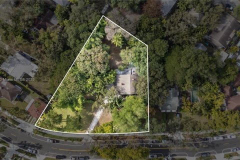 Casa en venta en Miami, Florida, 5 dormitorios, 274.8 m2 № 1969182 - foto 18