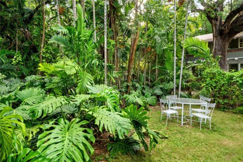 Casa en venta en Miami, Florida, 5 dormitorios, 274.8 m2 № 1969182 - foto 8