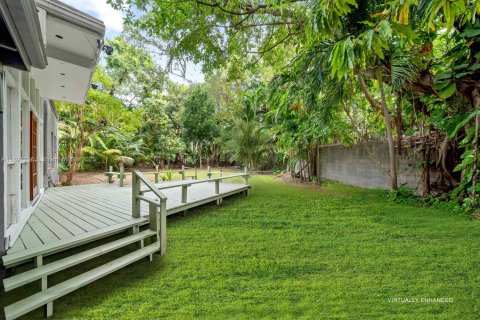 Casa en venta en Miami, Florida, 5 dormitorios, 274.8 m2 № 1969182 - foto 4
