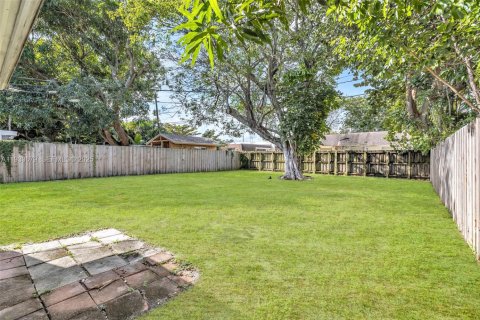 Купить виллу или дом в Форт-Лодердейл, Флорида 2 спальни, 88.72м2, № 1991937 - фото 17