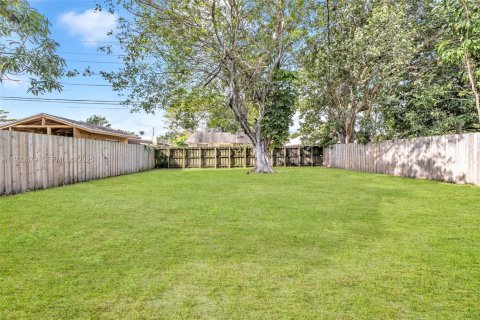 Купить виллу или дом в Форт-Лодердейл, Флорида 2 спальни, 88.72м2, № 1991937 - фото 21