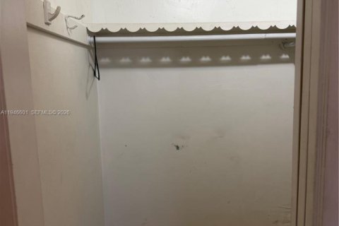 Condo in Pompano Beach, Florida, 2 bedrooms  № 2002825 - photo 24