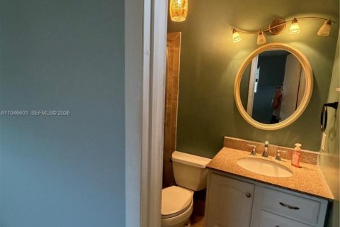 Condo in Pompano Beach, Florida, 2 bedrooms  № 2002825 - photo 26