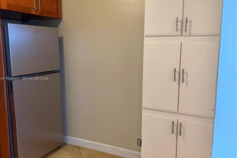 Condo in Pompano Beach, Florida, 2 bedrooms  № 2002825 - photo 8