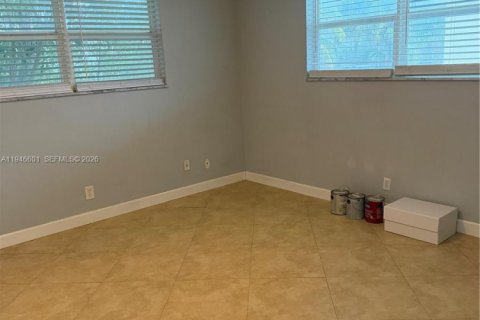 Condo in Pompano Beach, Florida, 2 bedrooms  № 2002825 - photo 21