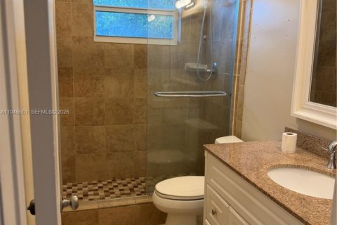 Condo in Pompano Beach, Florida, 2 bedrooms  № 2002825 - photo 16