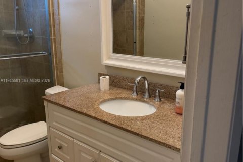 Condo in Pompano Beach, Florida, 2 bedrooms  № 2002825 - photo 17