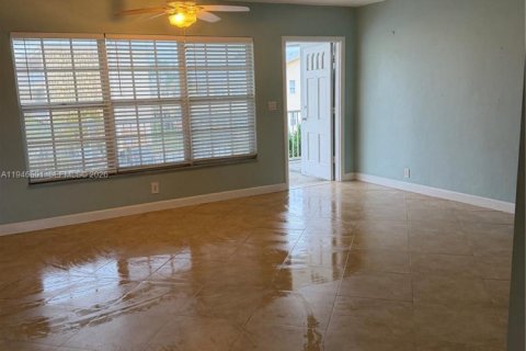 Condo in Pompano Beach, Florida, 2 bedrooms  № 2002825