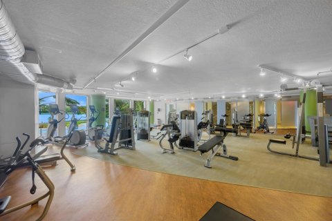 Condo in Plantation, Florida, 3 bedrooms № 2146816 - photo 16