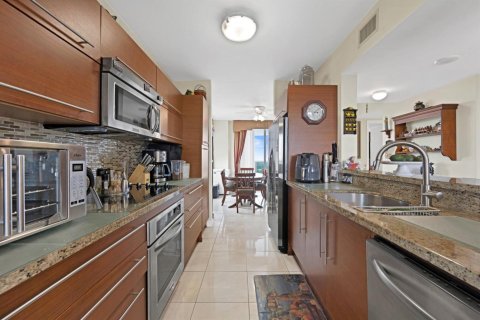 Condo in Plantation, Florida, 3 bedrooms № 2146816 - photo 27