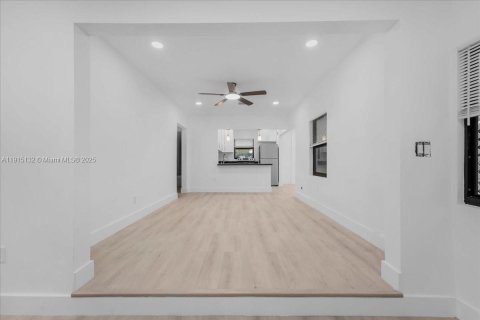 Villa ou maison à vendre à Miami, Floride: 3 chambres, 77.2 m2 № 2082463 - photo 20