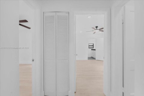 Villa ou maison à vendre à Miami, Floride: 3 chambres, 77.2 m2 № 2082463 - photo 29