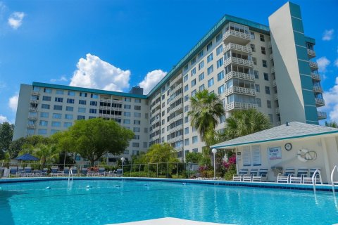 Condominio en Hollywood, Florida, 2 dormitorios  № 2084498