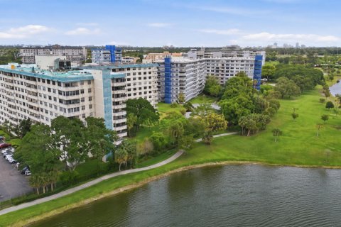 Condominio en venta en Hollywood, Florida, 2 dormitorios, 110 m2 № 2084498 - foto 2