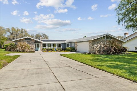 House in Haines City, Florida 3 bedrooms, 242.29 sq.m. № 2092885