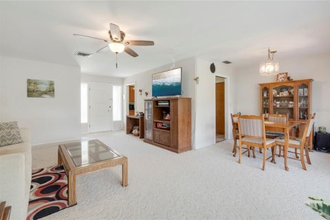 House in Sarasota, Florida 2 bedrooms, 119.75 sq.m. № 1845040 - photo 10