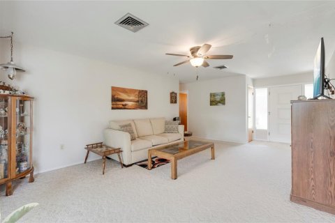 House in Sarasota, Florida 2 bedrooms, 119.75 sq.m. № 1845040 - photo 11