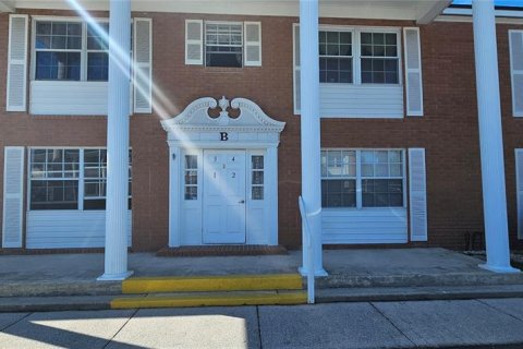 Condo in Port Charlotte, Florida, 2 bedrooms  № 1837742 - photo 1