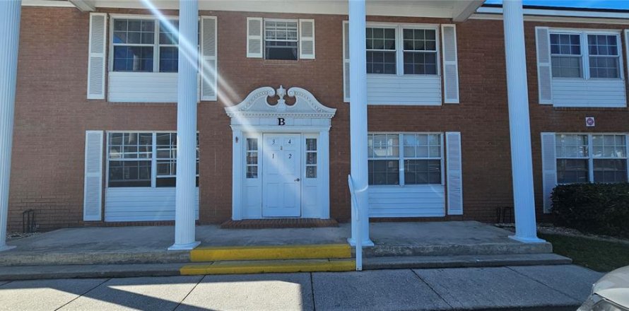 Condo in Port Charlotte, Florida, 2 bedrooms № 1837742
