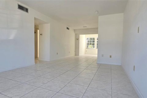 Condominio en venta en Port Charlotte, Florida, 2 dormitorios, 85.38 m2 № 1837742 - foto 3