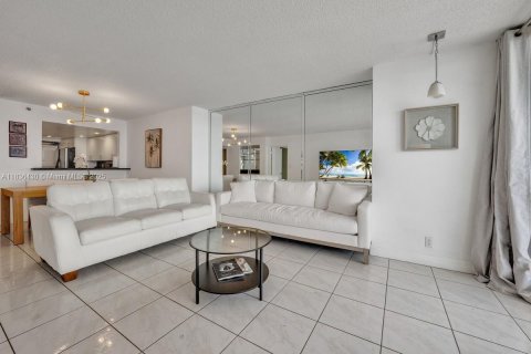 Condominio en venta en Miami, Florida, 1 dormitorio, 97.36 m2 № 1822071 - foto 14