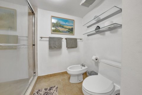 Condominio en venta en Miami, Florida, 1 dormitorio, 97.36 m2 № 1822071 - foto 10