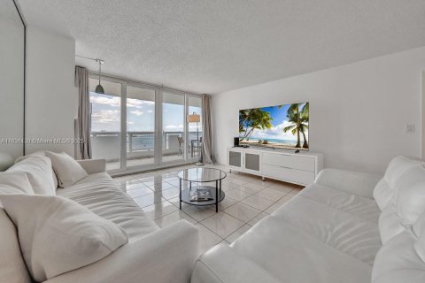 Condominio en venta en Miami, Florida, 1 dormitorio, 97.36 m2 № 1822071 - foto 3