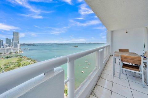 Condominio en venta en Miami, Florida, 1 dormitorio, 97.36 m2 № 1822071 - foto 1