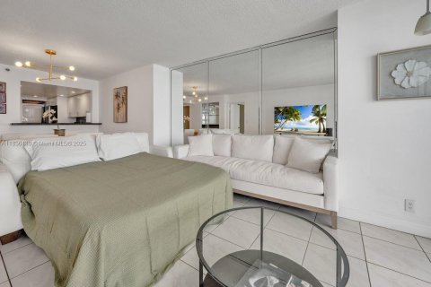 Condominio en venta en Miami, Florida, 1 dormitorio, 97.36 m2 № 1822071 - foto 27