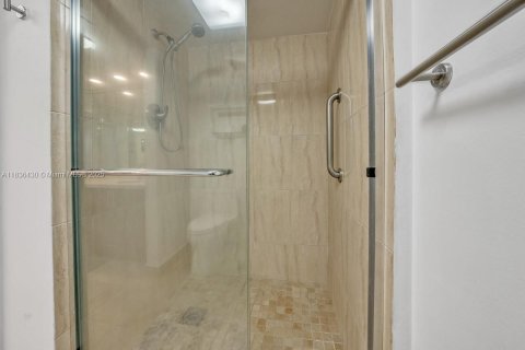 Condominio en venta en Miami, Florida, 1 dormitorio, 97.36 m2 № 1822071 - foto 23