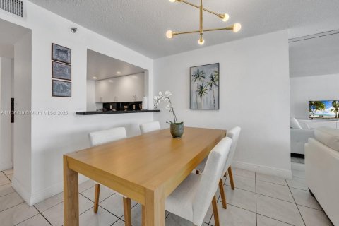 Condominio en venta en Miami, Florida, 1 dormitorio, 97.36 m2 № 1822071 - foto 15