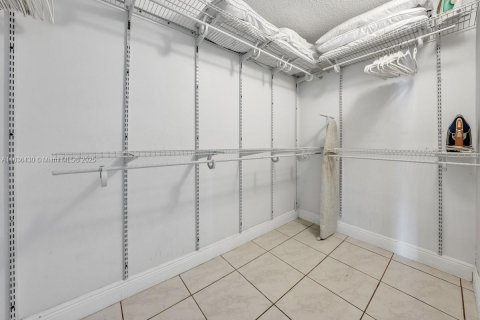 Condominio en venta en Miami, Florida, 1 dormitorio, 97.36 m2 № 1822071 - foto 8