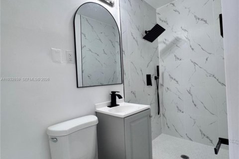 Villa ou maison à vendre à Opa-locka, Floride: 4 chambres, 146.32 m2 № 1991895 - photo 16