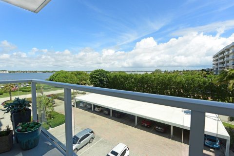 Copropriété à vendre à Palm Beach, Floride: 1 chambre, 93.65 m2 № 2078203 - photo 4