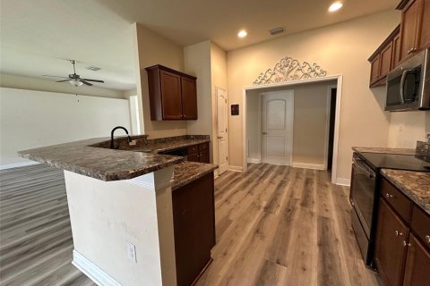 House in Palm Bay, Florida 4 bedrooms, 213.77 sq.m. № 2394367 - photo 7