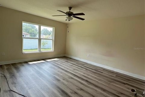 House in Palm Bay, Florida 4 bedrooms, 213.77 sq.m. № 2394367 - photo 10