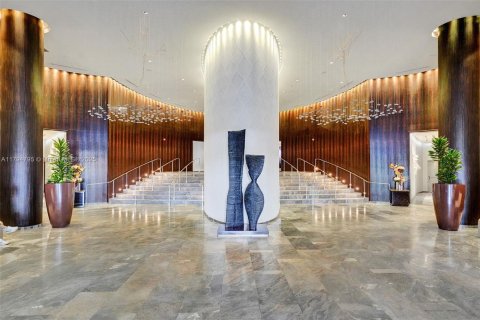 Copropriété à vendre à Sunny Isles Beach, Floride: 2 chambres, 175.21 m2 № 1697246 - photo 2