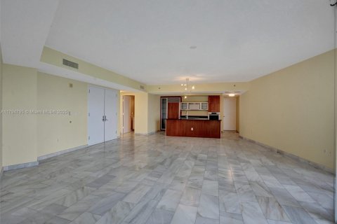 Copropriété à vendre à Sunny Isles Beach, Floride: 2 chambres, 175.21 m2 № 1697246 - photo 15