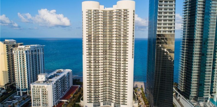 Condo à Sunny Isles Beach, Floride, 2 chambres  № 1697246