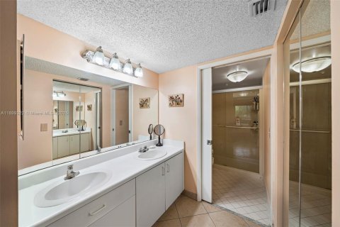 Condominio en venta en Pembroke Pines, Florida, 2 dormitorios, 85.47 m2 № 1952601 - foto 17