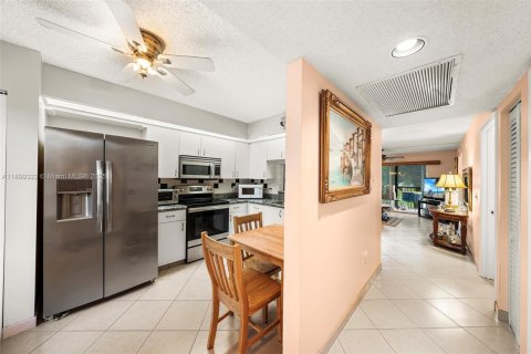 Condominio en venta en Pembroke Pines, Florida, 2 dormitorios, 85.47 m2 № 1952601 - foto 9